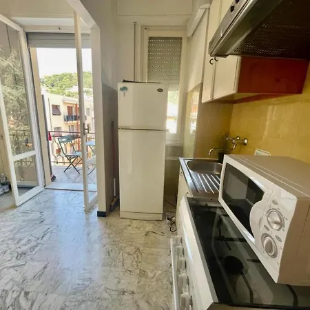Petit Bijou A فينالي ليغوري